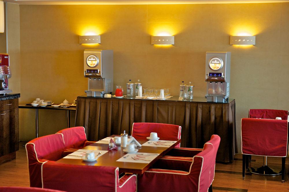 Hotel Delfino Tarente Buitenkant foto