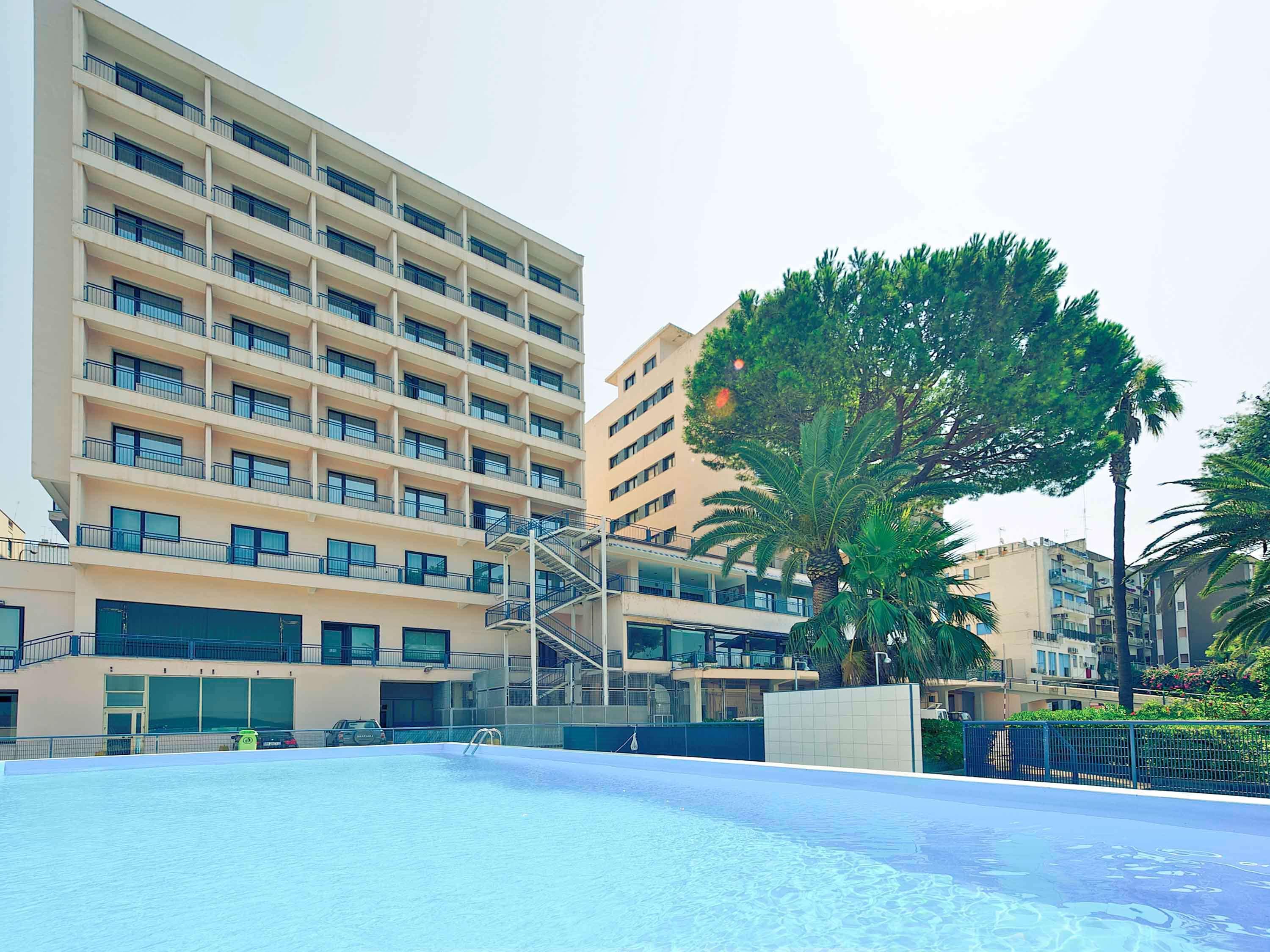 Hotel Delfino Tarente Buitenkant foto