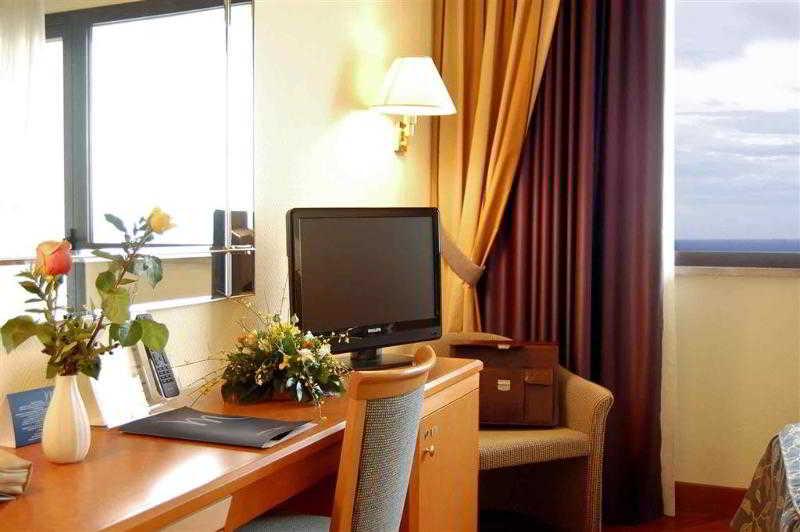 Hotel Delfino Tarente Buitenkant foto