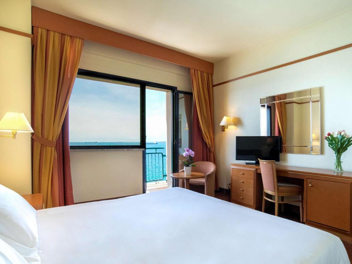 Hotel Delfino Tarente Buitenkant foto