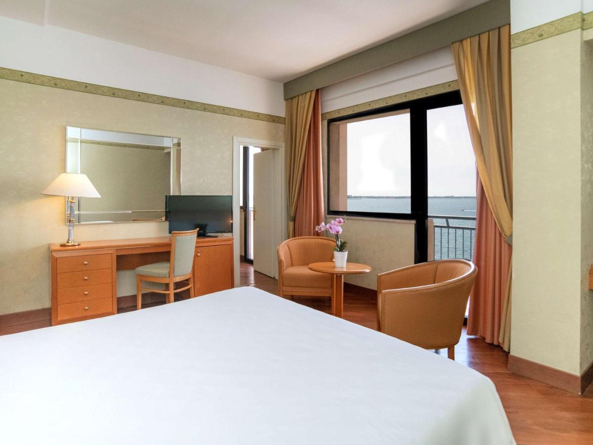 Hotel Delfino Tarente Buitenkant foto