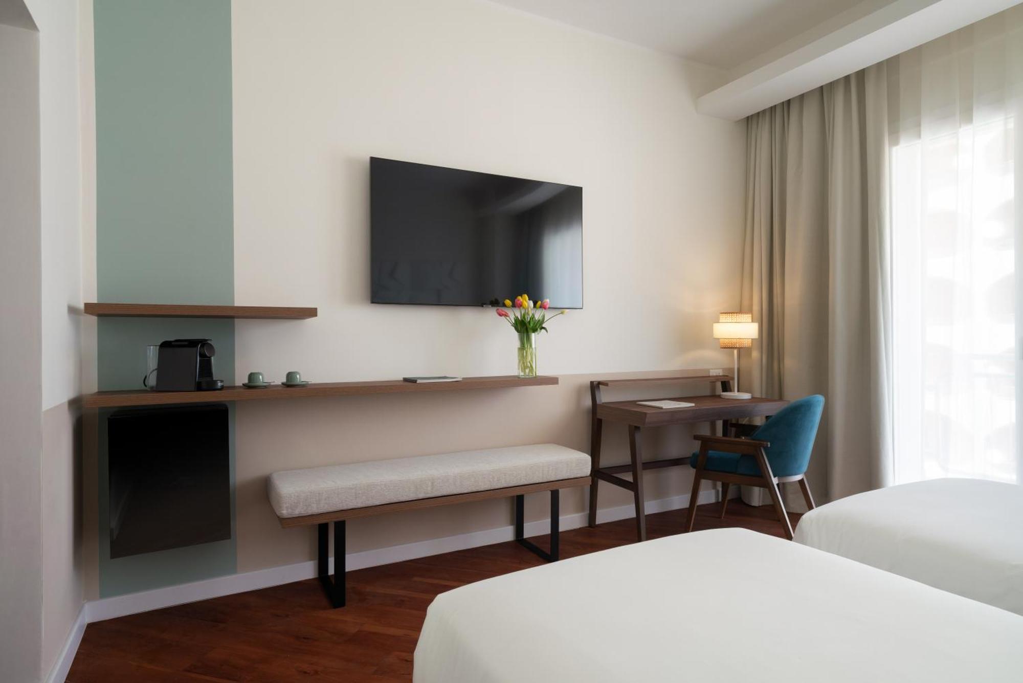 Hotel Delfino Tarente Buitenkant foto