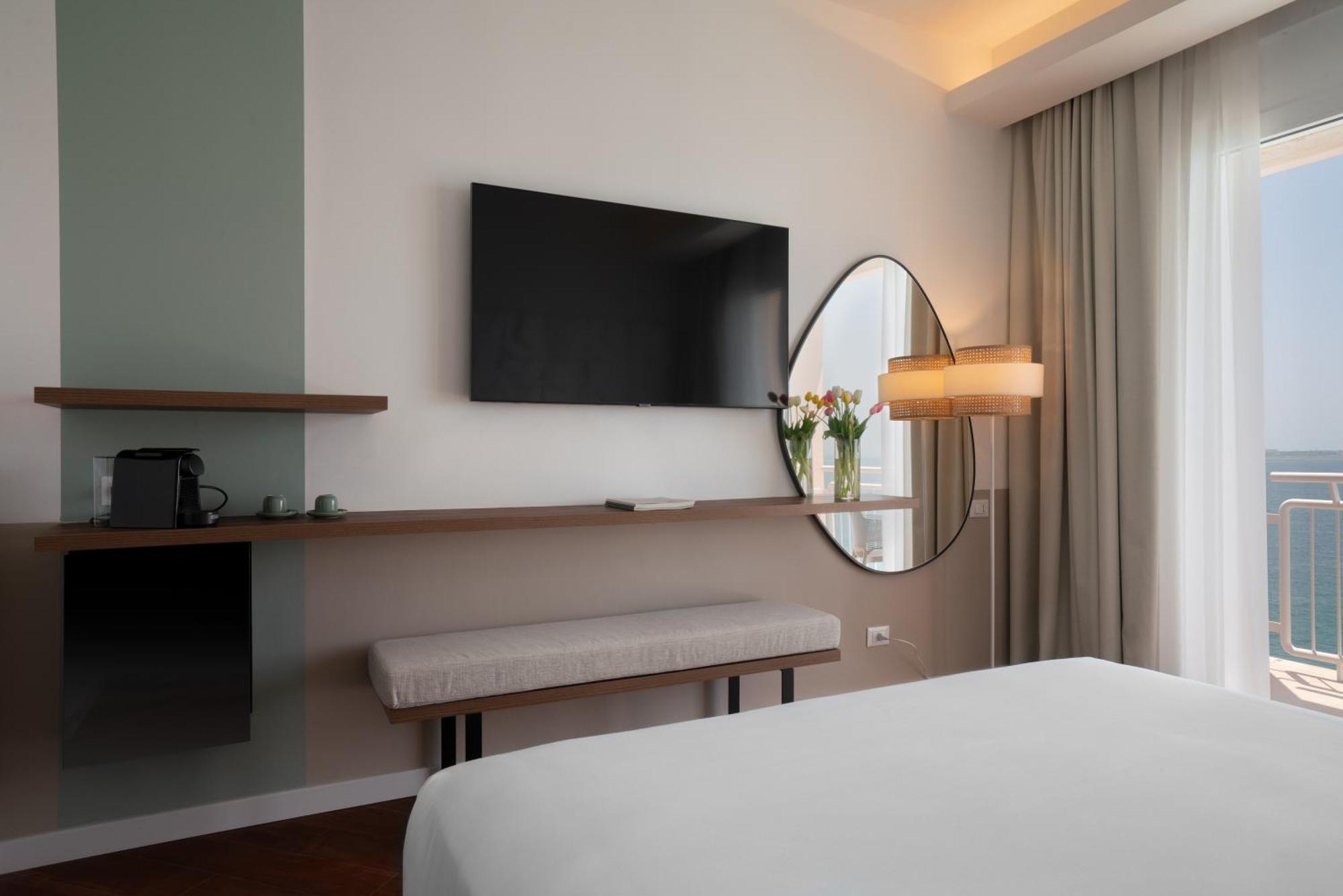 Hotel Delfino Tarente Buitenkant foto
