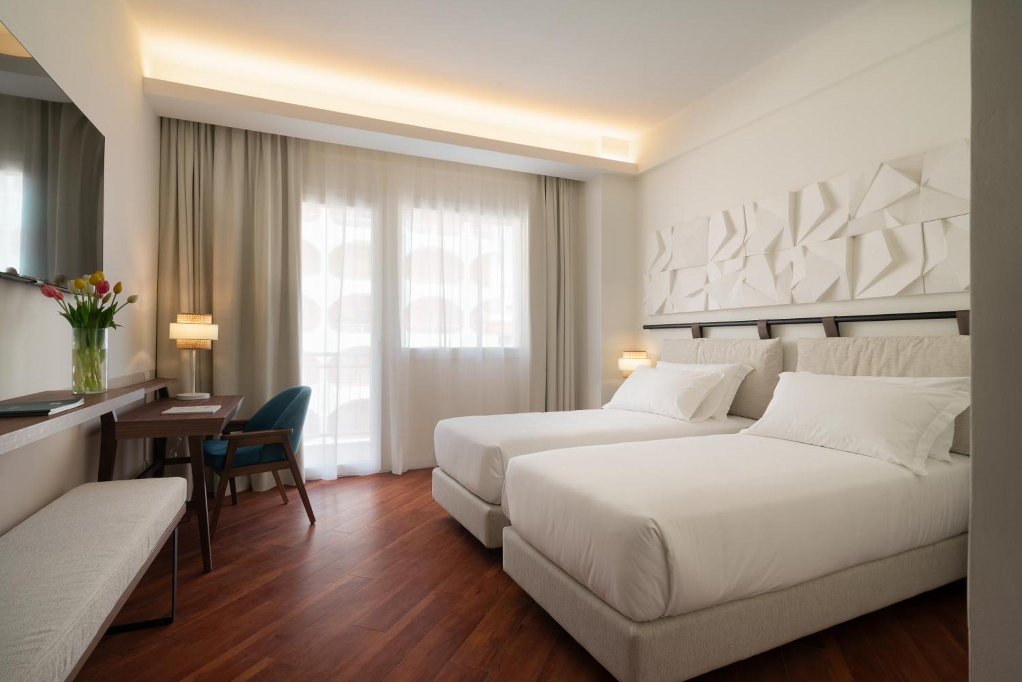 Hotel Delfino Tarente Buitenkant foto
