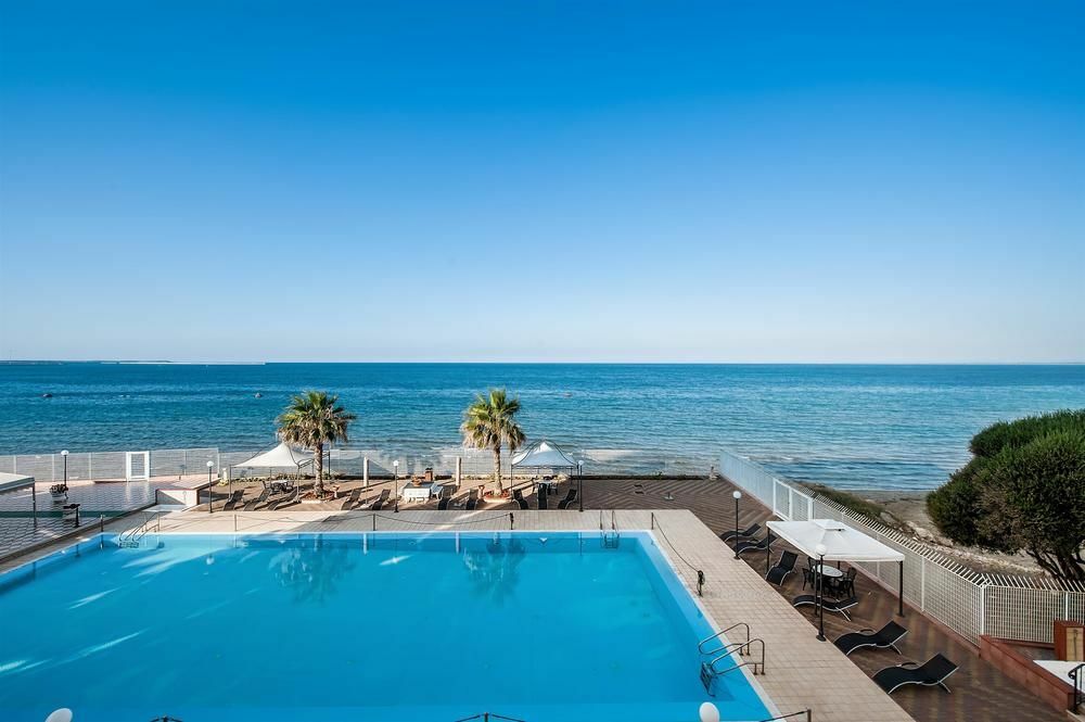 Hotel Delfino Tarente Buitenkant foto